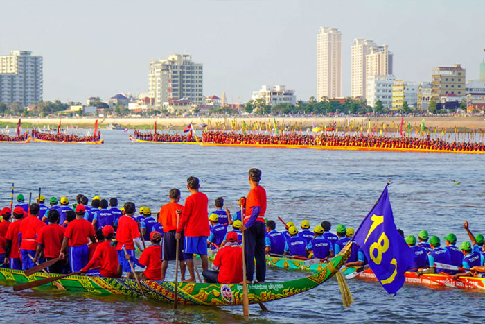 Bon Om Touk ( Water Festival )