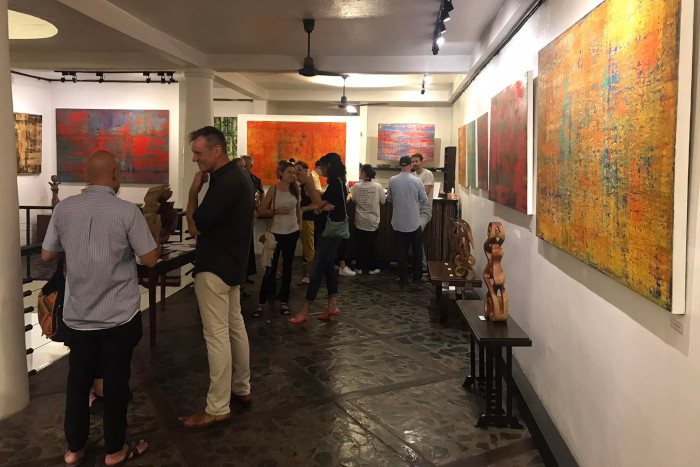 Visit T’Shop Lai Gallery for a blend of local art and unique Laos souvenirs