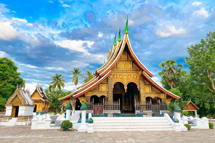 Wat Xieng Thong: A key stop on your Luang Prabang itinerary 2 days, offering stunning architecture and peaceful surroundings