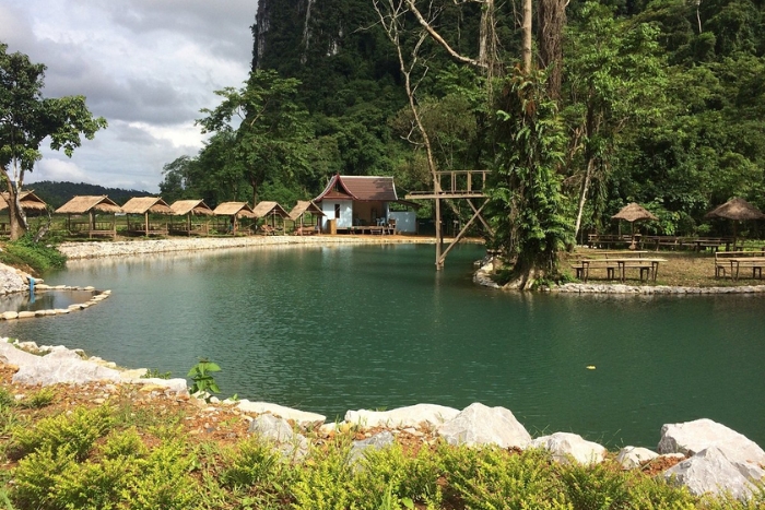 Blue Lagoon - a unique site in Vang Vieng 3 days