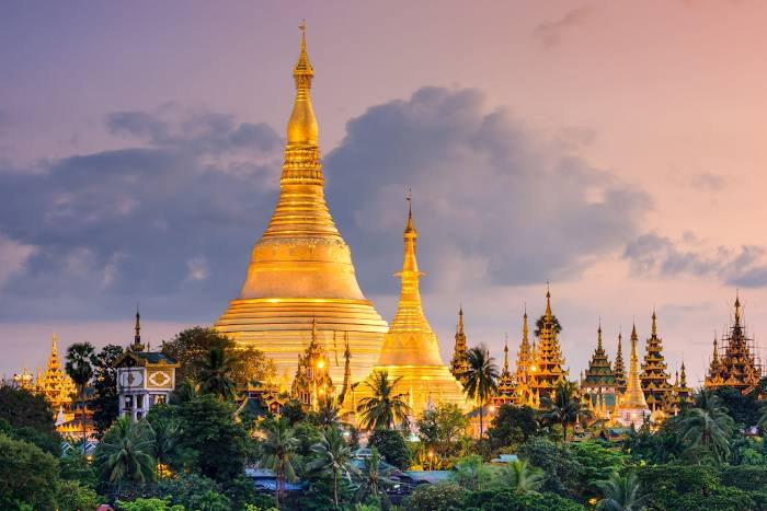 Shwedagon Pagoda is one of the best things to see in Myanmar in 10 days