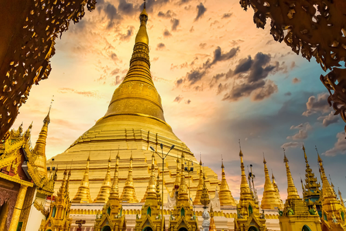 Shwedagon Pagoda - An essential stop for any Myanmar travel itinerary 2 weeks