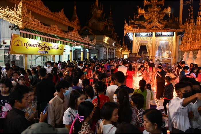 What to do in Myanmar in November? Discover the Shwesandaw (Pyay) Pagoda Festival