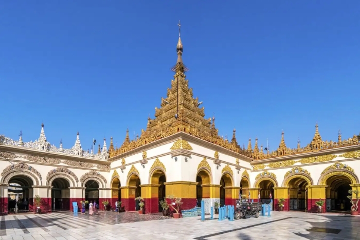 What to do in Myanmar in April? Visit Mahamuni Pagoda - a famous pilgrimage site in Mandalay