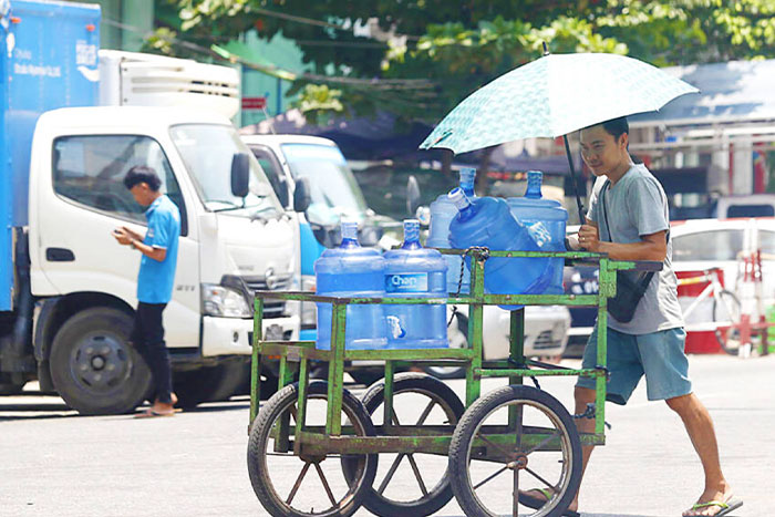  Hot season in Yangon