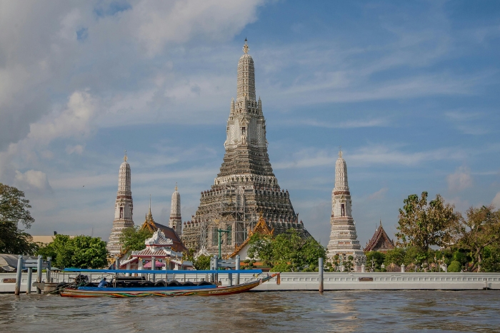 The Beauty of Phra Prang Wat Arun - Temple of Dawn