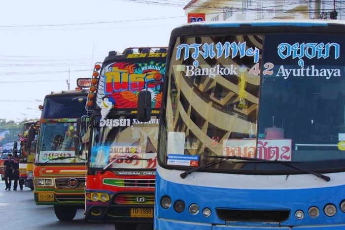 How to get to Ayutthaya ? Take the bus