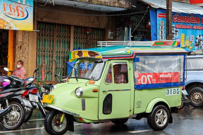 Tuk Tuk Hua Kob (frog-headed tuk-tuks), symbol of Ayutthaya