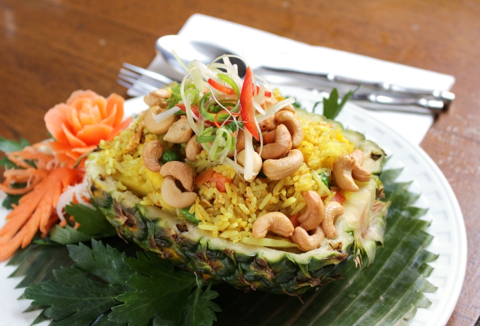 Thai fried rice (Khao Pad Poo)