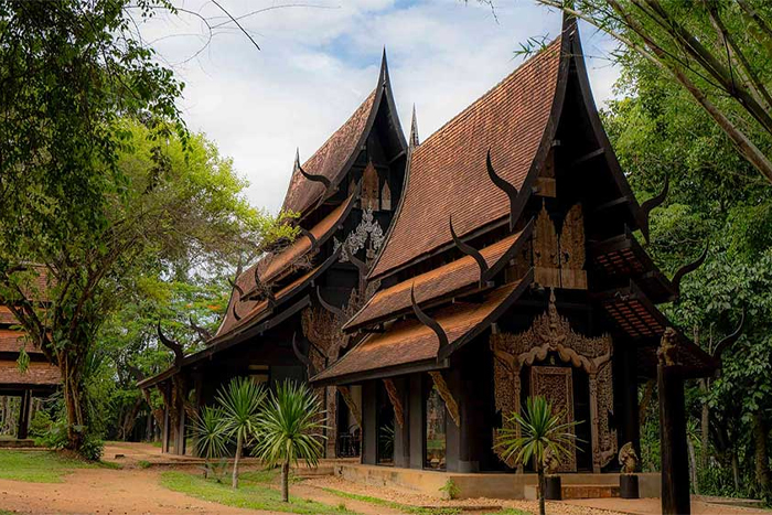 Explore museums and art galleries in Chiang Rai