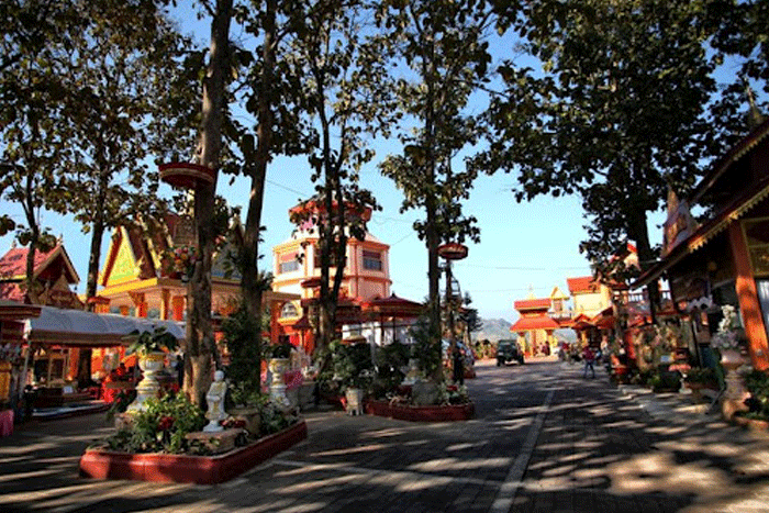 Visit Wat Phra That Doi Wao