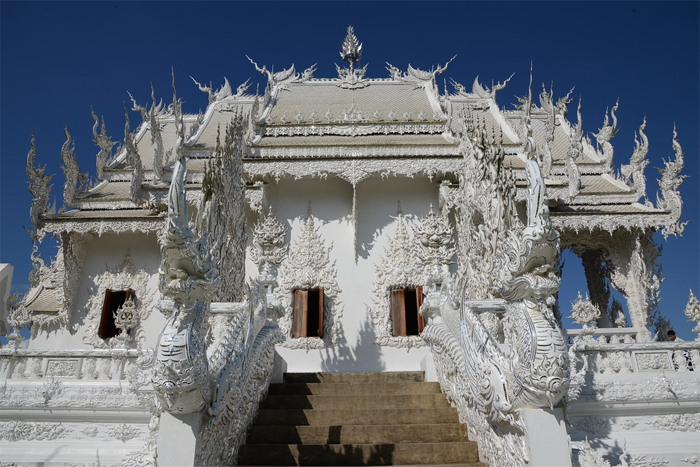  The main temple building (Ubosot)