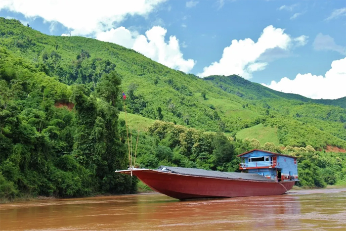 Take a boat ride on the Mekong river: best thing to do in Chiang Rai