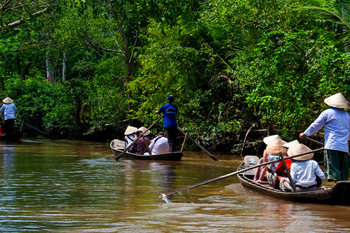 Boat Trip in Ben Tre