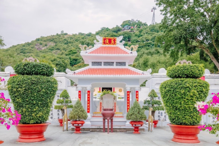 What to visit in Chau Doc ? Thoai Ngoc Hau tomb