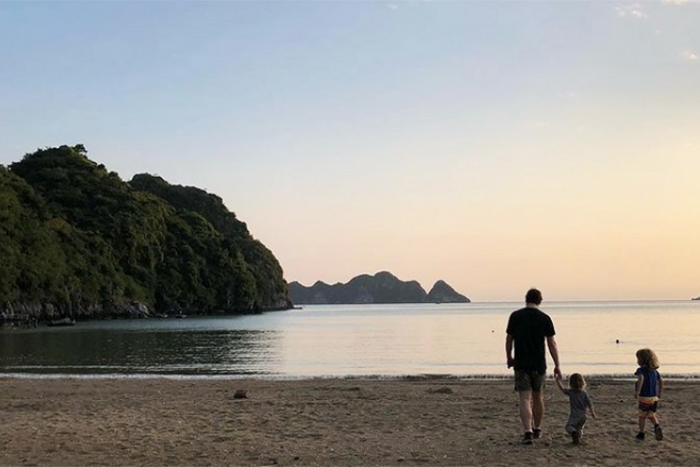 Tùng Thu Beach in Cat Ba island