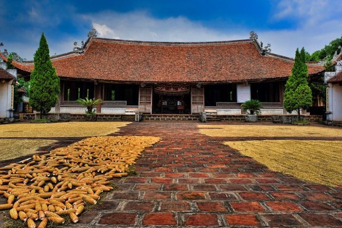 Mia Pagoda in Duong Lam Village