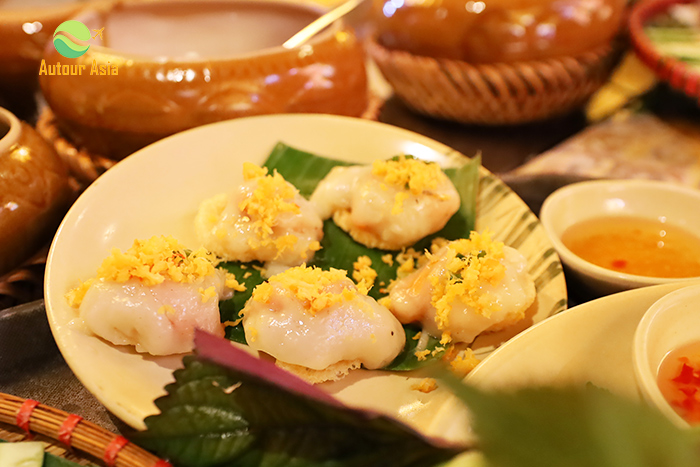 Bánh ít nhân tôm thịt (Shrimp and meat rice cake)