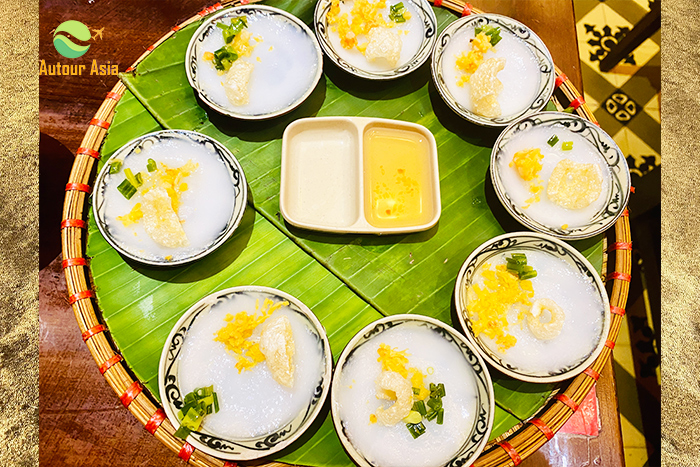 Bánh Bèo (Rice flour and tapioca flour)