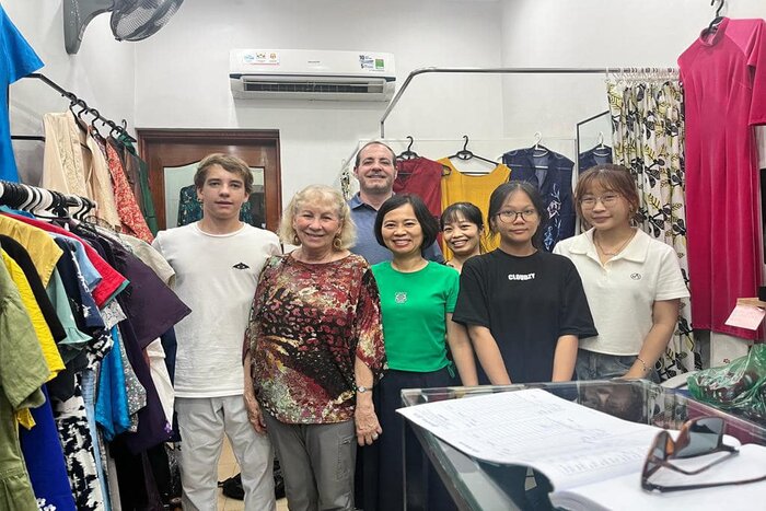  Bamboo Silk Tailor, the áo dài shop in Hanoi 