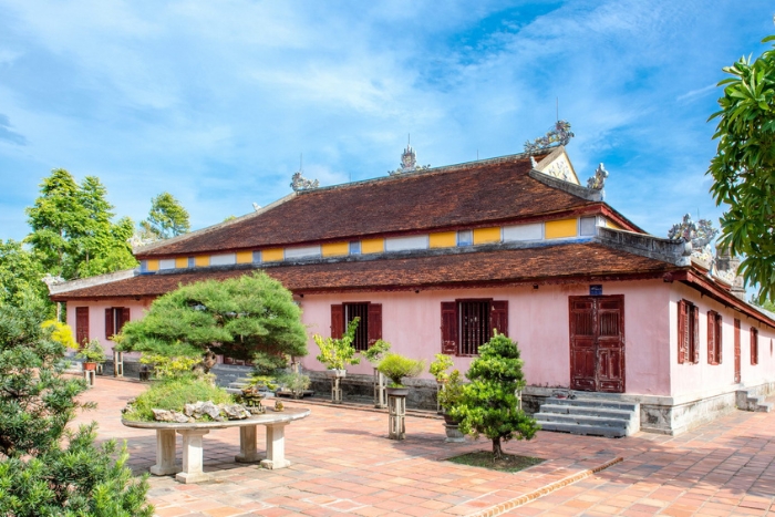 Dai Hung Palace