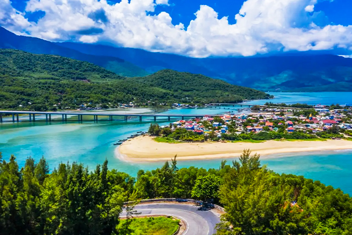 Lang Co Beach, one of the most beautiful beaches in Vietnam