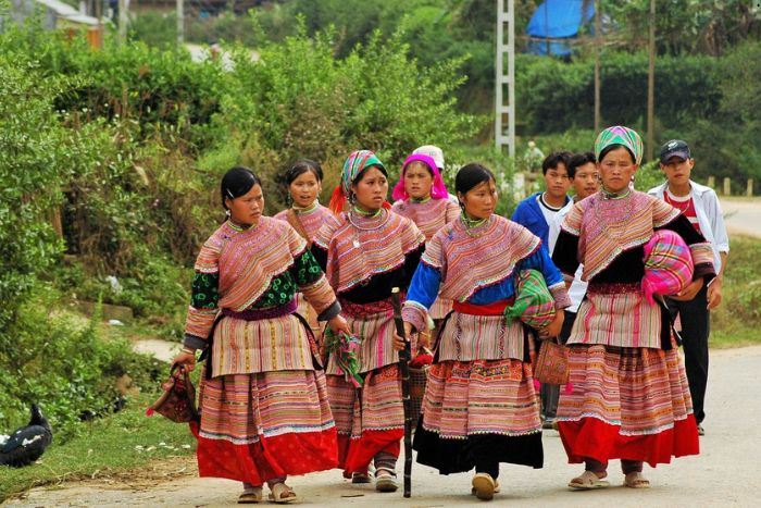 Cao Son Market takes place every Wednesday morning in Lao Cai