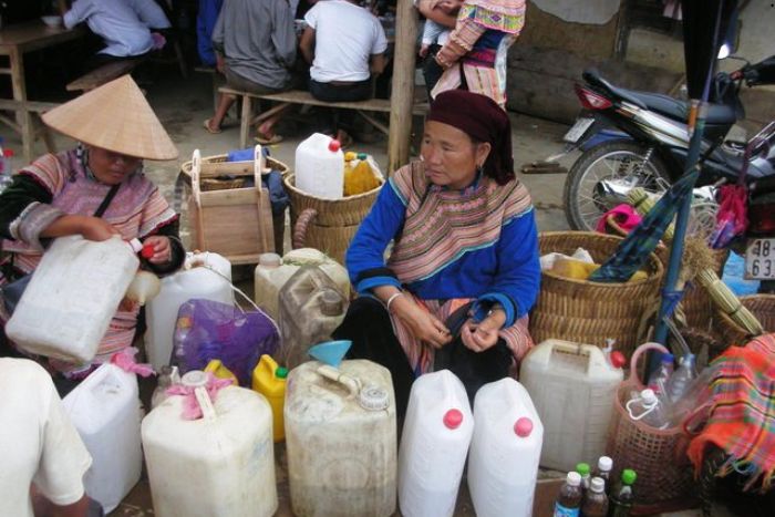 Ban Pho corn wine – A famous drink at Lung Phinh Bac Ha Market