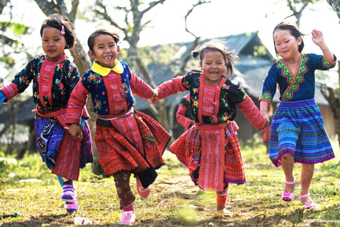 Meet the Hmong ethnic group at the Ban Phiet market