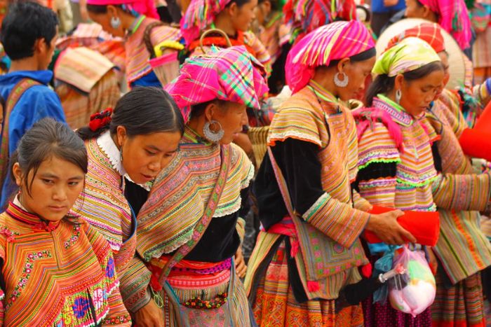 Colorful ethnic groups at Y Linh Ho Market