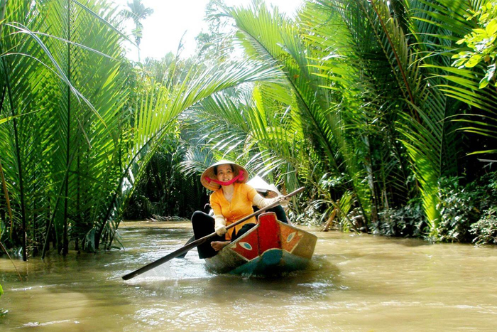 How to get to Cai Be floating market