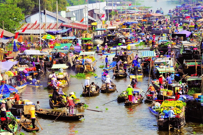 Cai Be floating market