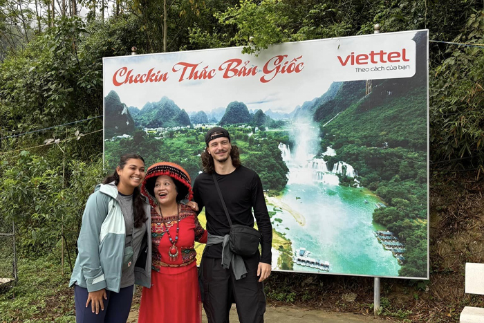 Hiking around Ban Gioc waterfall