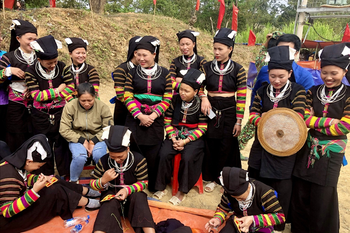 Black Lolo in Cao Bang