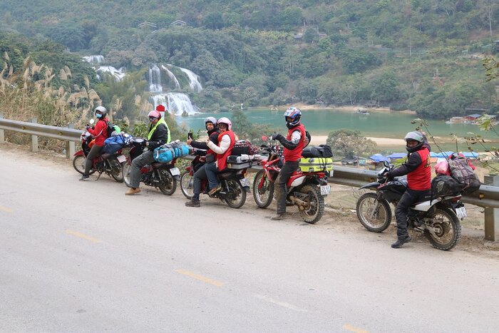 Travel by motorbike to Cao Bang is an experience worth trying