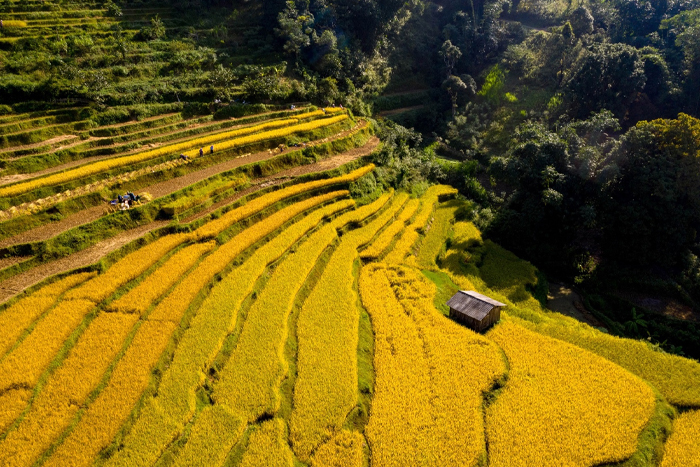 When is the best time to visit Khuoi Khon?