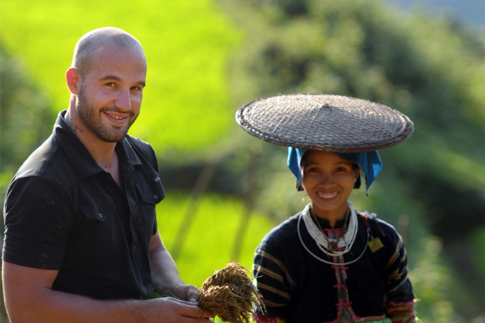 "Rendez vous en terre inconnue" Frédéric Michalak with the Black Lolo in Vietnam