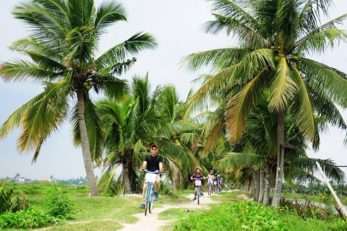 Hoi An bike tour: best things to do in Vietnam 10 days