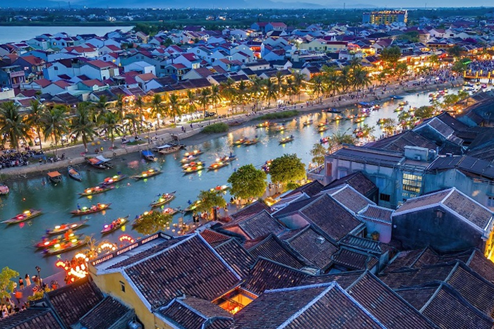 Things to do in Hoi An at night 