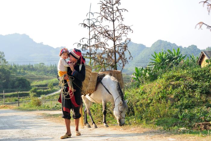 Meeting with the Dao ethnic group in Nam Dam village