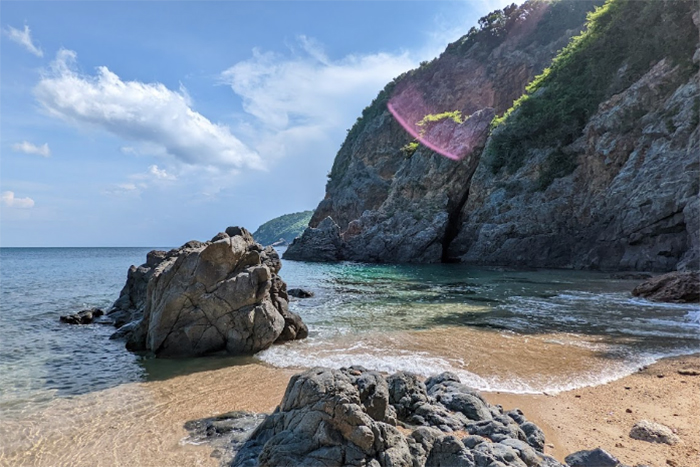 Ghenh Bang Beach in Da Nang