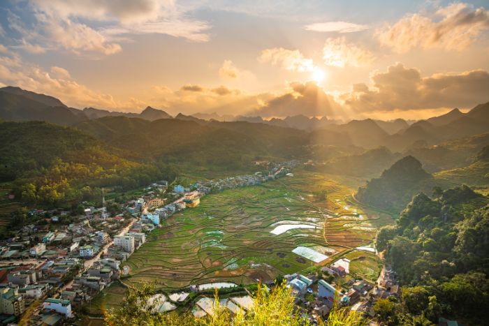 What is the best time to visit Ha Giang?