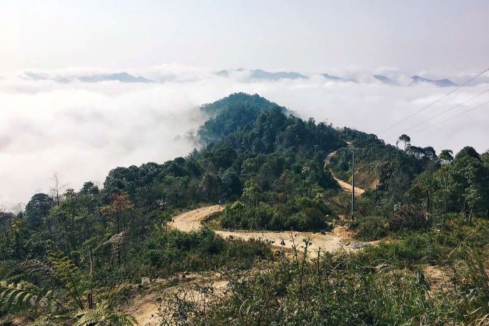 9-step stairs on Chieu Lau Thi mountain