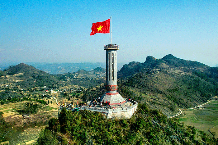 Lung Cu flagpole