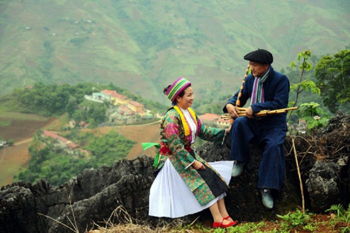 Even if they did not become husband and wife, they will meet their ex at the Khau Vai love market