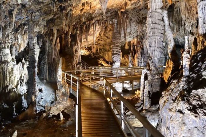 Explore Lung Khuy Cave during your visit to Ha Giang in 24 hours