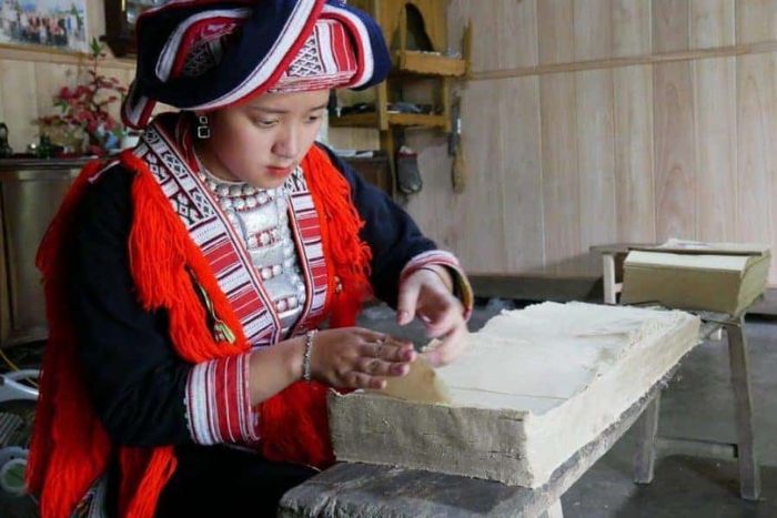 Don’t miss Thanh Son village for the opportunity to discover the traditional paper-making craftsmanship of the Dao ethnic group in Ha Giang