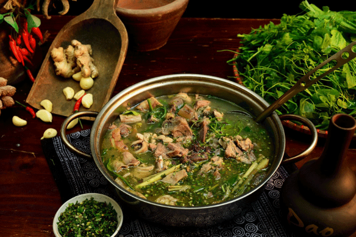 "Thang Co" – Horse offal soup