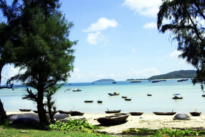 The wonderful beach of Ngoc Vung island.