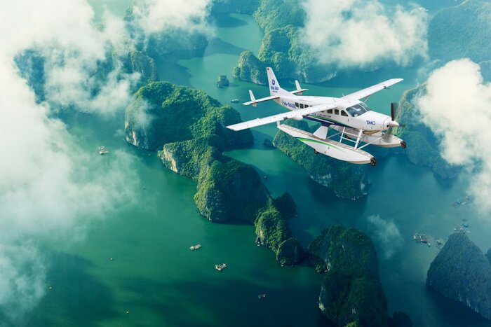 Seaplane in Halong